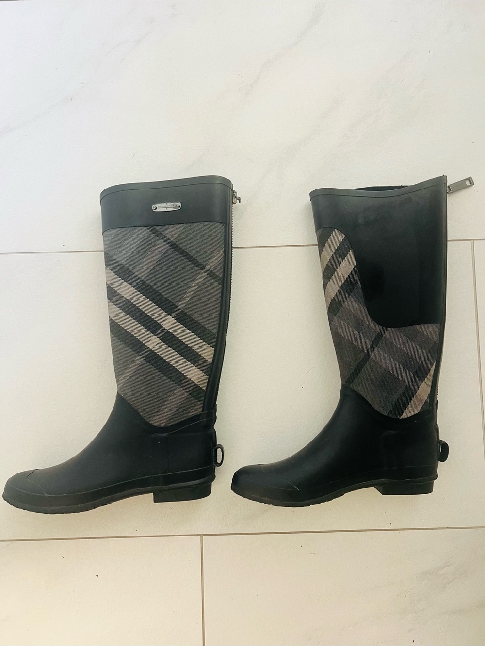 Burberry Rain Boots Signature House Check Black/Gray Size 39 - Picture 3 of 7